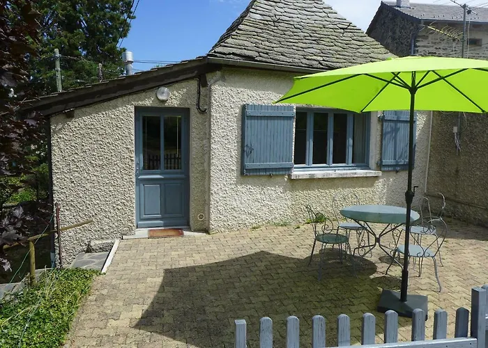 Holiday home La P'tite Maison Saint-Hostien